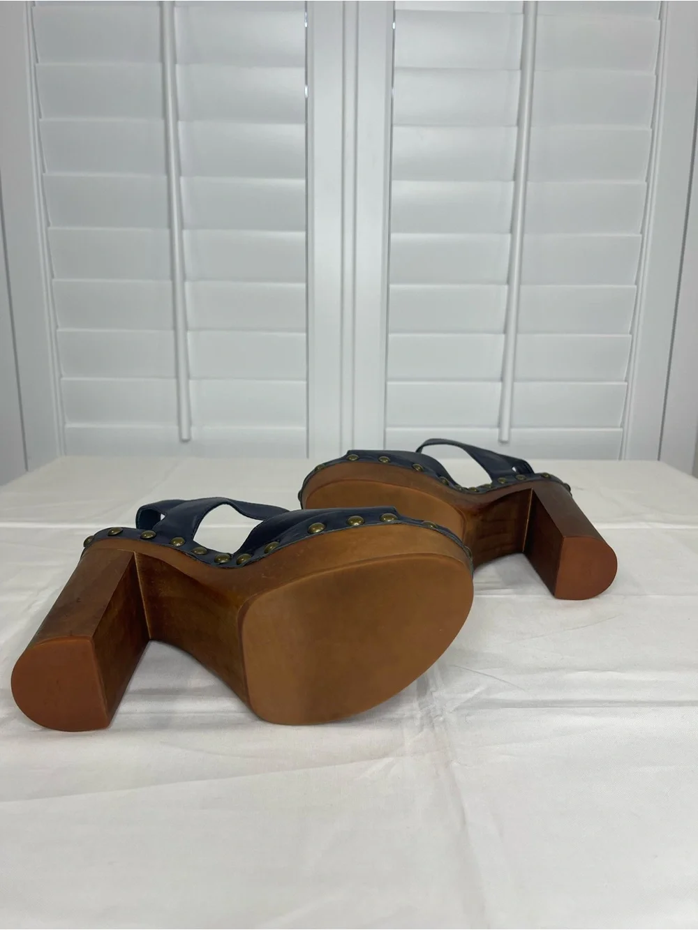 Y2K Woodies Splendid by Jeffrey Campbell platform clog sandals